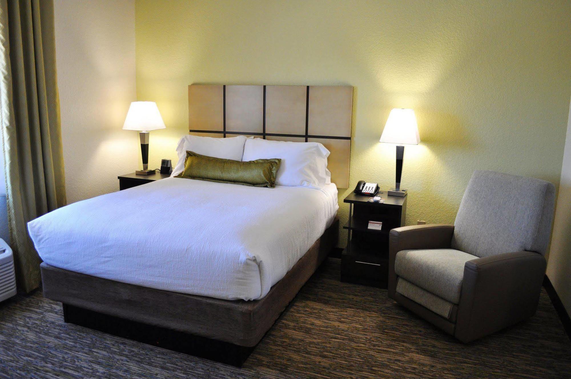 Candlewood Suites Bay City By Ihg Экстерьер фото