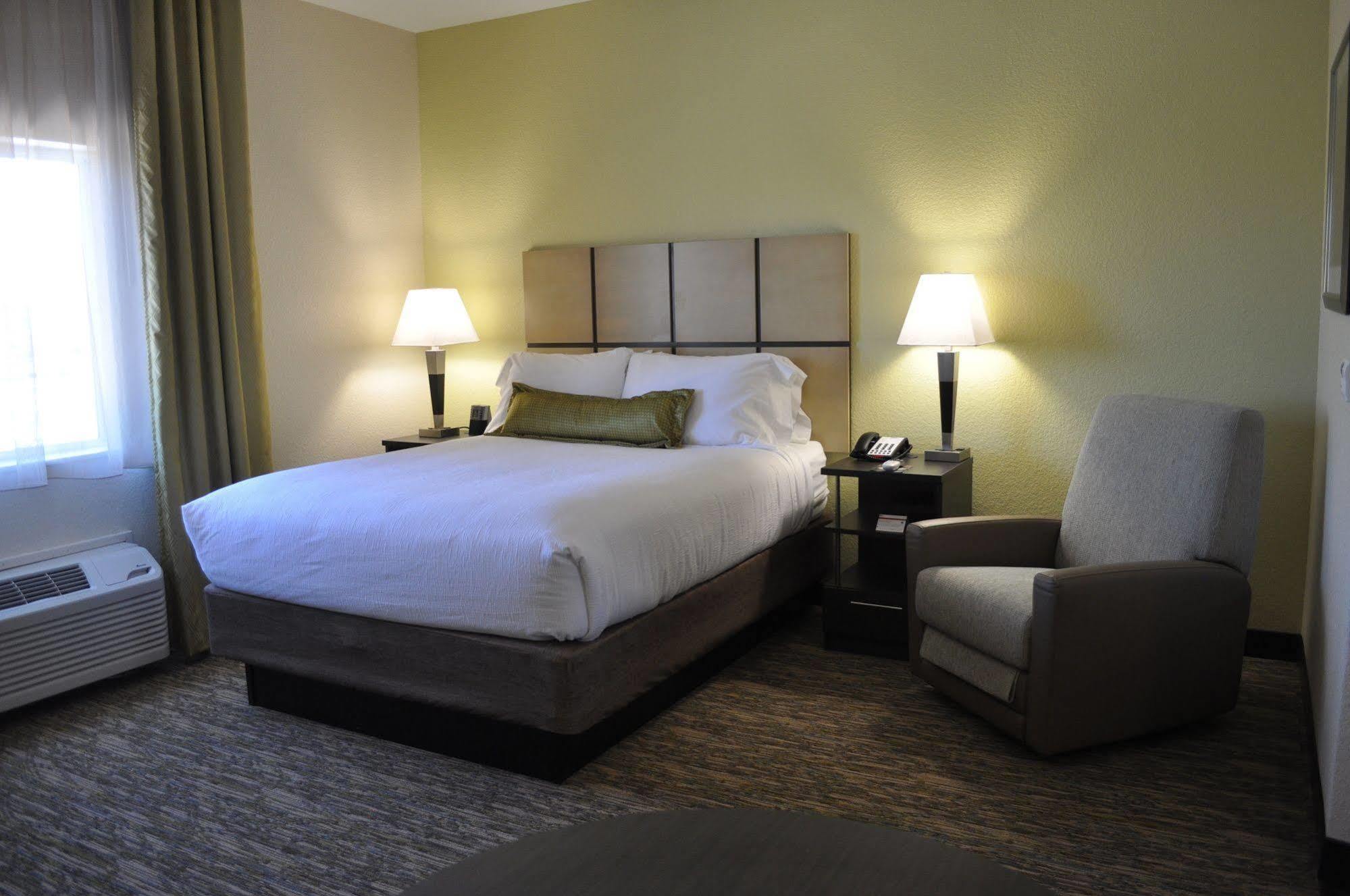 Candlewood Suites Bay City By Ihg Экстерьер фото